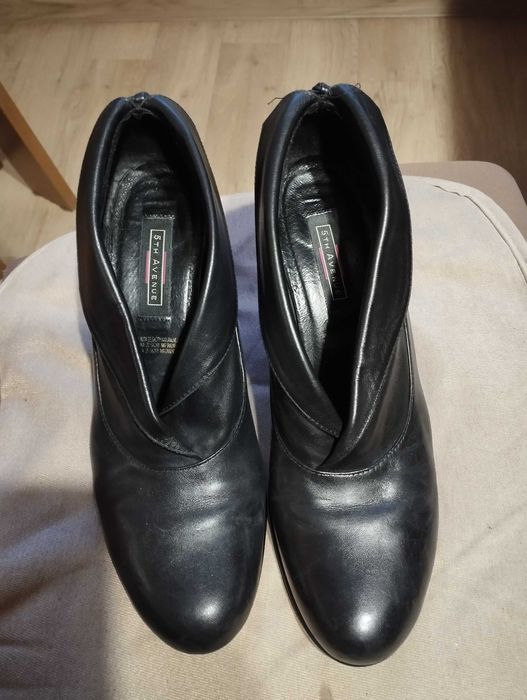 Czółenka skórzane czarne r.42 Avenue