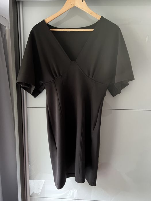 Czarna gorsetowa sukienka