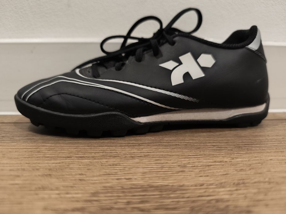 Kipsta Decathlon buty halówki na w-f, na piłkę roz.32
