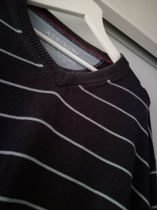 Sweter męski.