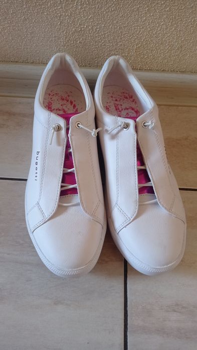 Sprzedam buty damskie 42