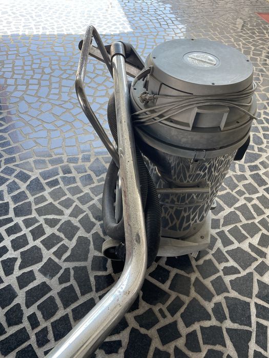 Aspirador industrial liquidos e sólidos com carro