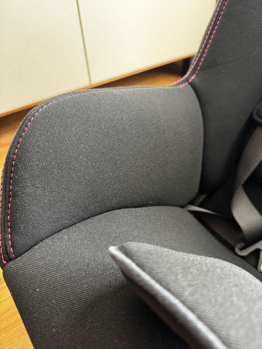 Fotelik dziecięcy -TAKATA MiDi i-Size Plus z bazą ISOFIX + Mata gratis