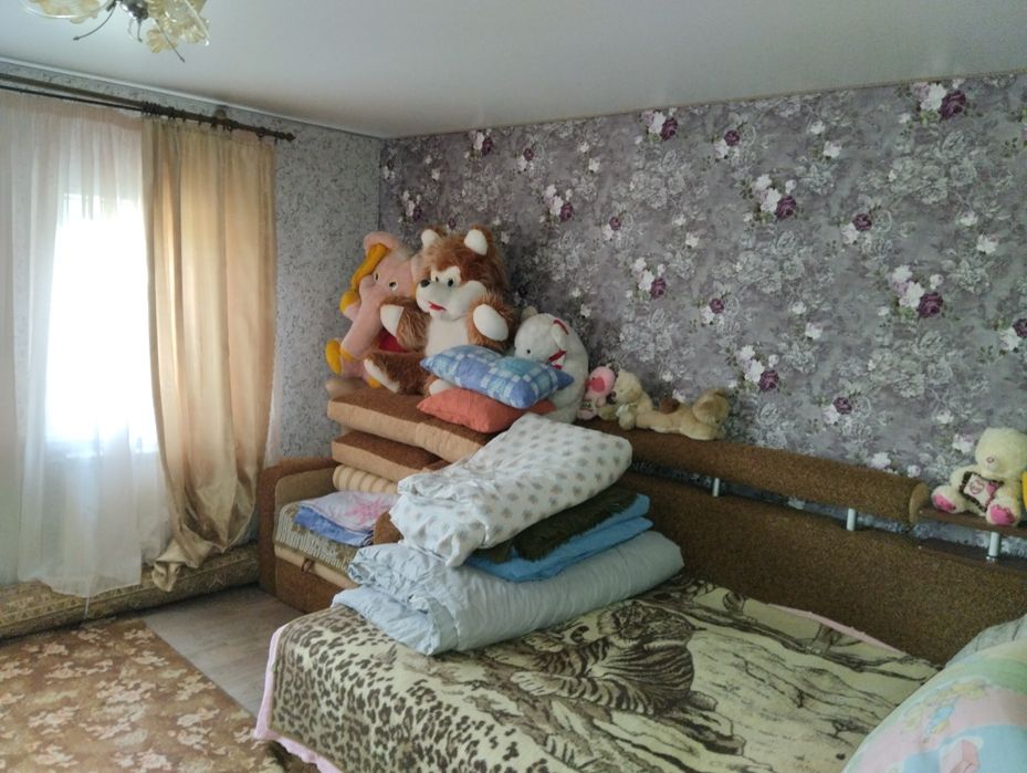 Продам будинок в селі Верхня Сироватка центр готові до є відновлення, торг на місці