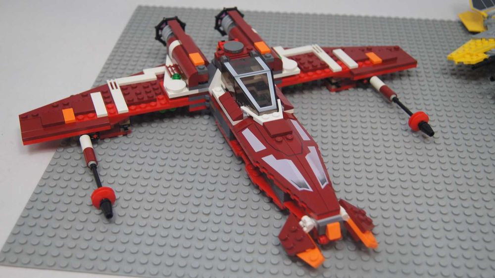Lego Star Wars 9497 - Republic Striker i 75038 - Jedi Interceptor