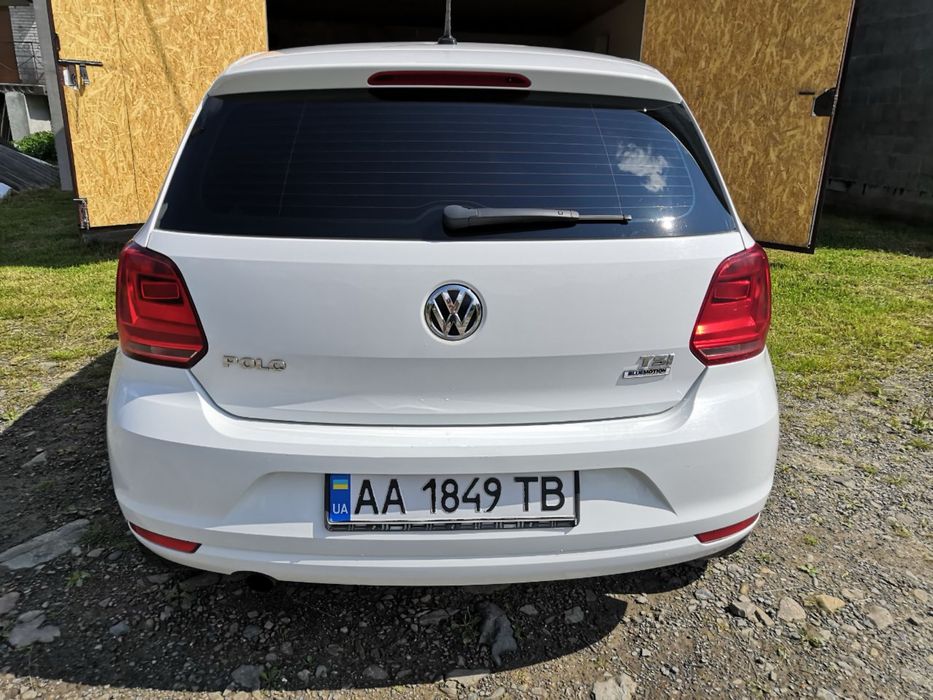 Автомобіль Wolksvagen Polo 2017 рік 1.2 TSI бензин машина хетчбек фольцваген поло білий колір офіціал