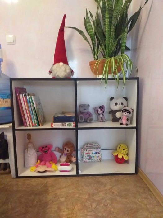 Продаю полочку   для    дитячих     іграшок, або  інші потреби