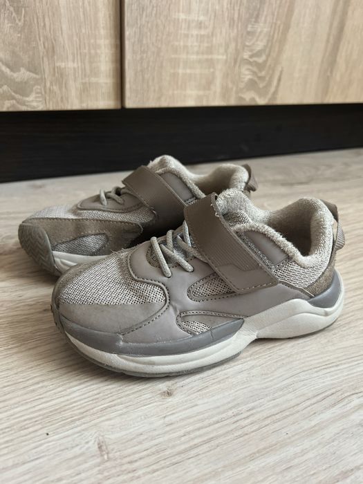 Дитячі кросівки Zara