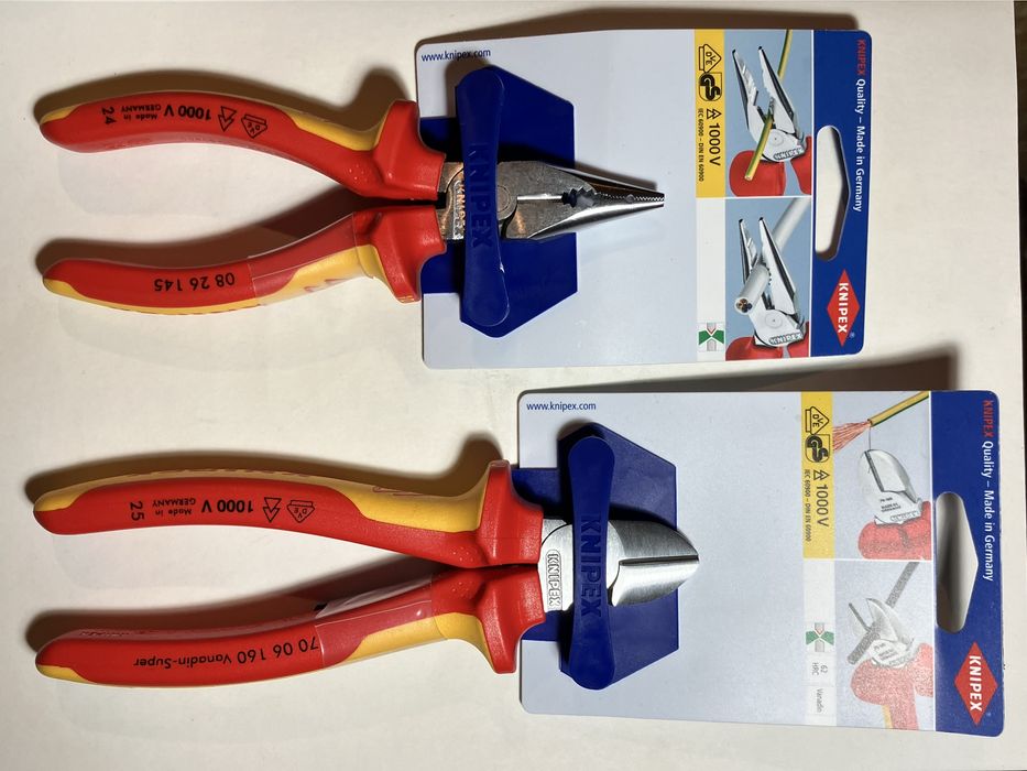 2 alicates isolados Knipex