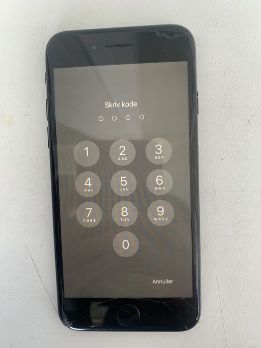 Phone 8 на запчастини