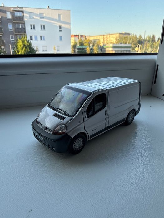 Renault trafic  II 1:43