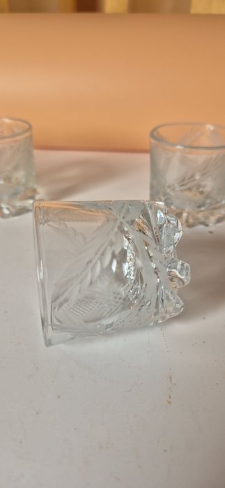 Piękne stare kieliszki ze szlifem Komplet dla 5 osób T17