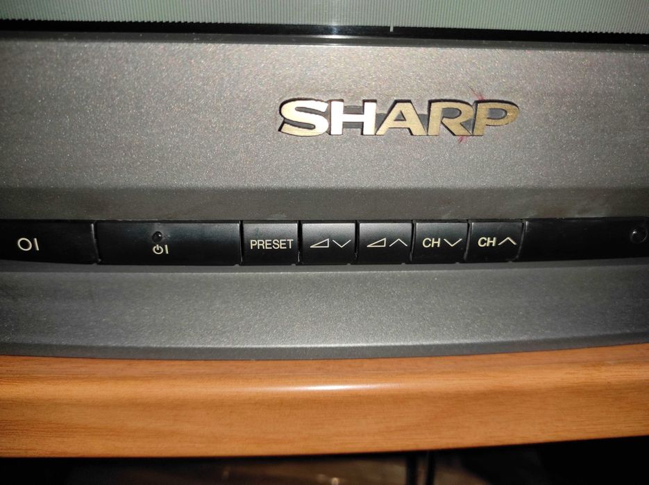 Tv SHARP cor preta