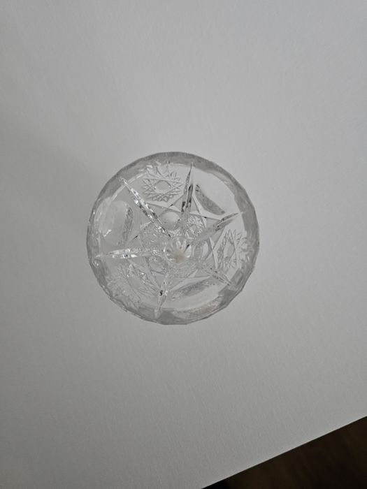 Mały wazonik kryształowy