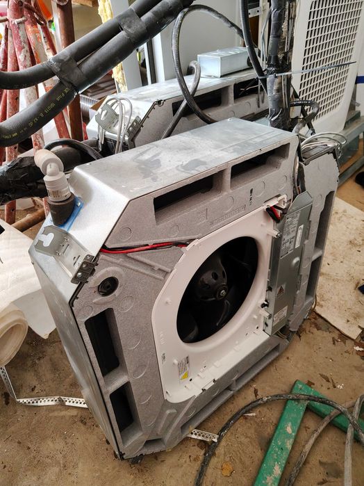 Klimatyzator kasetonowy LG ARNU30 GTBB4 VRF 9 kW