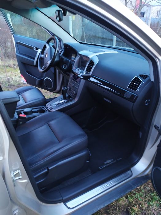 Автомобиль Chevrolet Captiva.