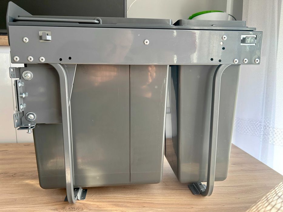 ModernLine Segregator Na Odpady 20 + 10L Do Szafki Z Mocowaniem Frontu