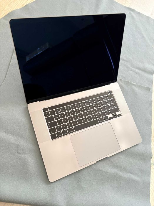 MacBook Pro 2019 13" A1989 srebrny i7 2,8Ghz 16/512GB iCloud