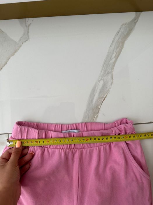 Spodnie rozmiar 152 cm marki reserved