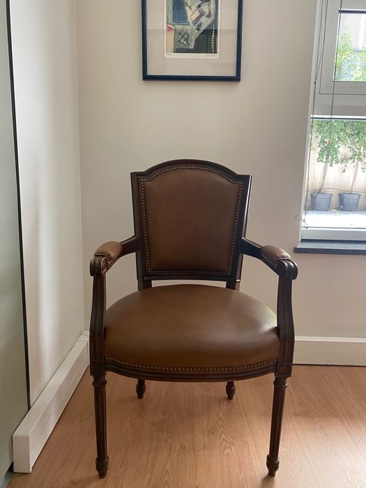 Cadeirão Pele Castanho