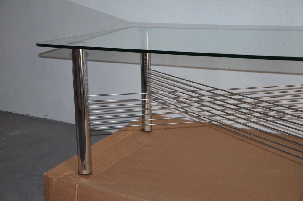 Stolik kawowy ze szklanym blatem