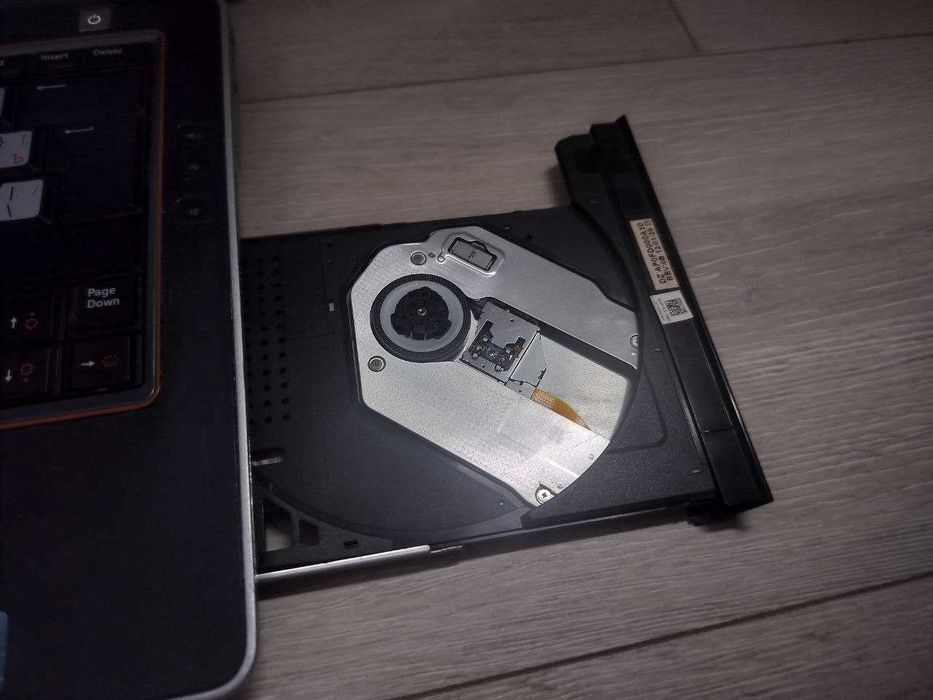 Ноутбук Dell Latitude E6320 / i5-2520M/4GB/HDD 320GB