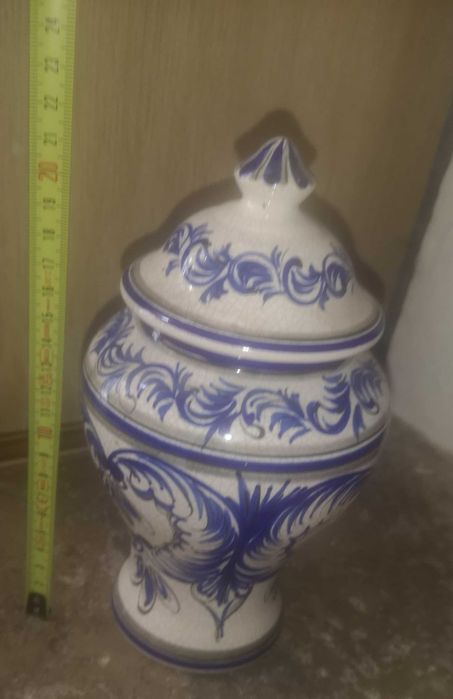 Pote pintado à mão