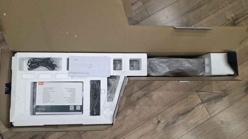 Soundbar TCL 8132 jak nowy, komplet z pudełkiem.
