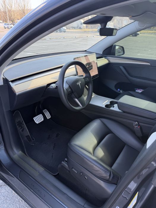 Tesla model Y Performance