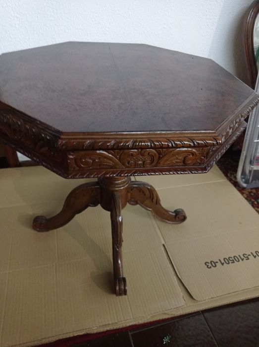 Mesa de apoio trabalhada