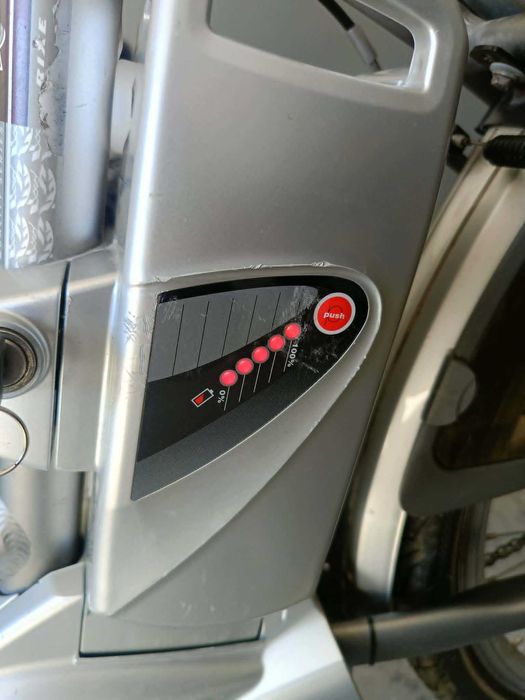 Rower ze wspomaganiem elektrycznym w super stanie .