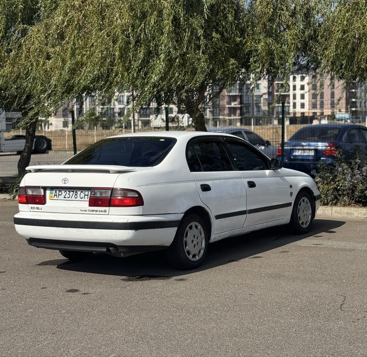 Toyota Carina E.
