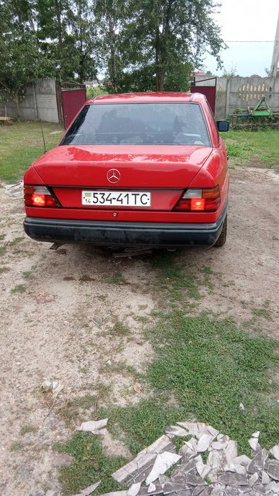 Продається мерседес 124 1990 р 2 5 д  на автоматі вдуже гарному стані