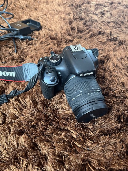 Vendo camera canon modelo 550D