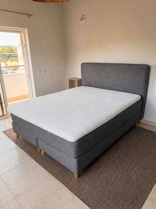 Cama de Casal Estofada Cinza + Colchão 160x200 Limpeza Profissional Incluída