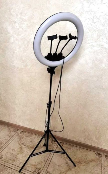 Кольцевая лампа 45см со штативом профессиональный свет