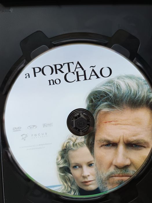 DVD a porta no chão