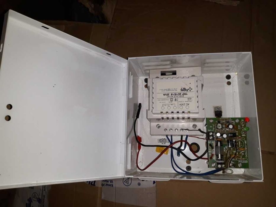 Zasilacz buforowy ZBP-13,8V/1A WZ-500