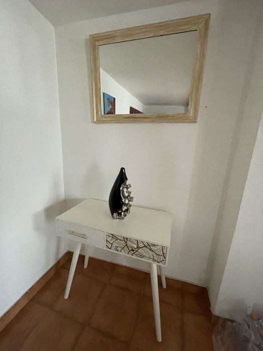 Consola com 2 gavetas branca e dourada + Espelho