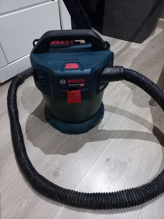 Odkurzacz akumulatorowy Bosch-profesional-GAS-18V+ Bateria 4 AH.