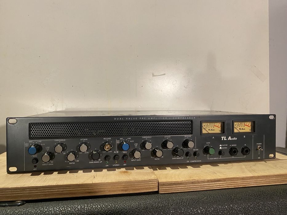 TL Audio C-1 Dual Valve Pre-Amplifier / Compressor (Série Classic)