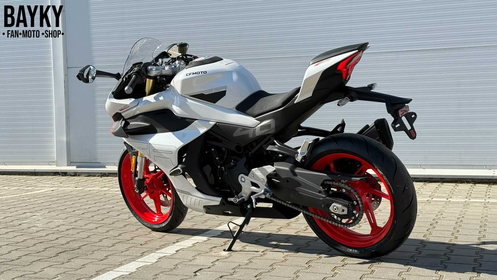 Мотоцикл CFMOTO 450SR