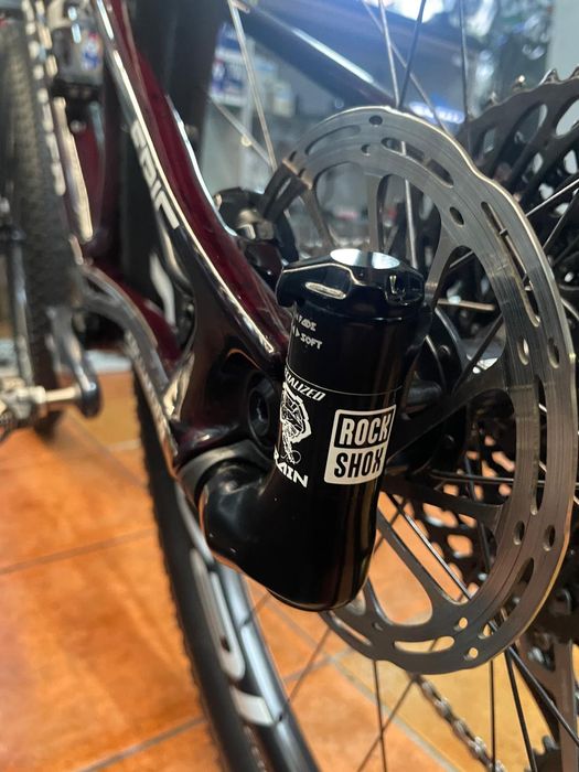 Specialized Epic Pro Carbon 29 | RockShox Brain | Rodas Roval Carbono