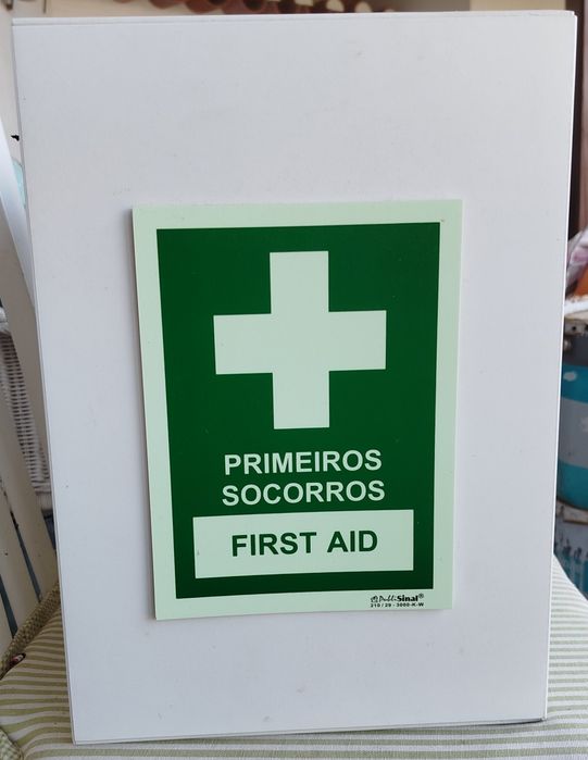 Armário primeiros socorros