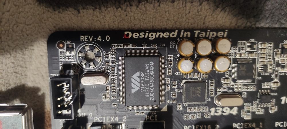 Материнская плата gigabyte sAM3+ нерабочая