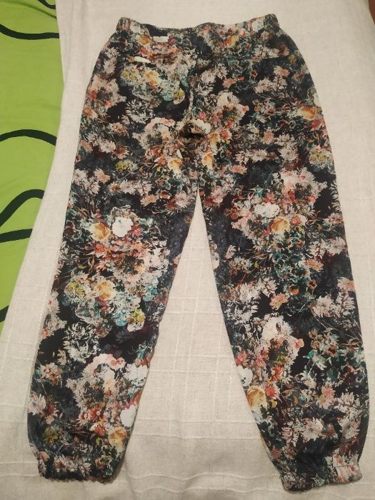 Vendo calças estampadas da Zara