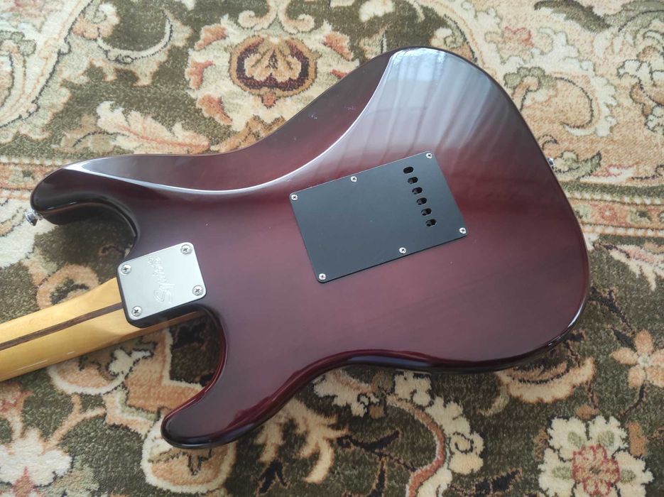 Gitara elektryczna Squier Classic Vibe 70s Stratocaster HSS WLN