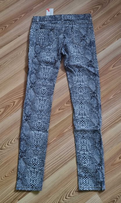 Spodnie damskie wzór