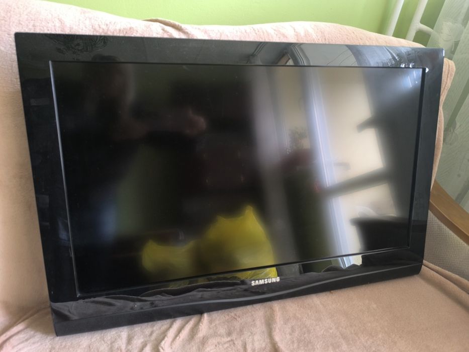 Telewizor Samsung 32 cale plus uchwyt
