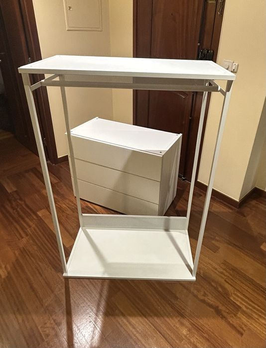 Bengaleiro ou Rouperio IKEA muito Funcional como Novo